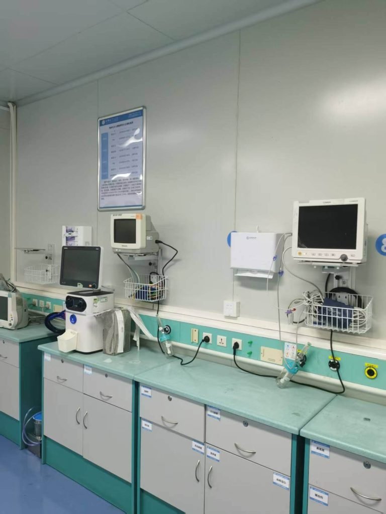 Patient monitor wall mount with equipment shelf and storage basket for hospital use by Fulightmed